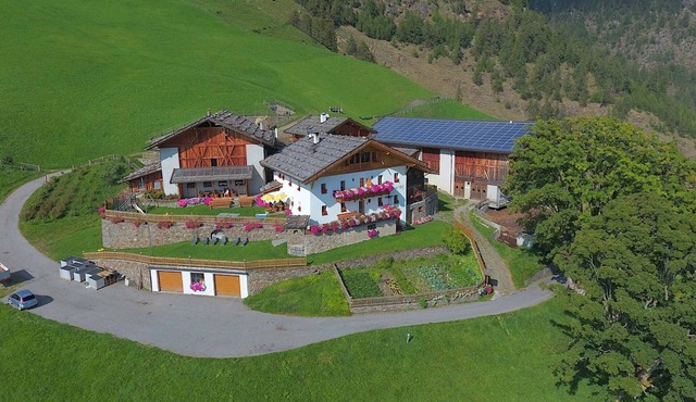 Apartment 'Schnatzhof Adlerhorst' with Mountain View, Private Terrace and Wi-Fi