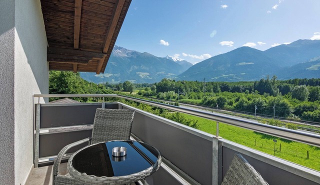 Apartment 'Schöneck Alpenrose' with Mountain View, Shared Terrace and Wi-Fi