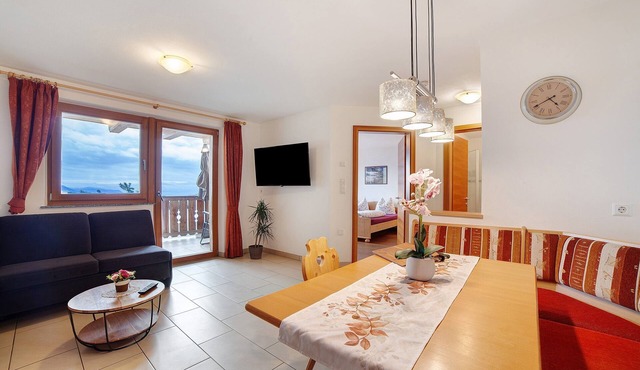 Apartment 'Schwalbennest' with Mountain View, Shared Garden and Wi-Fi