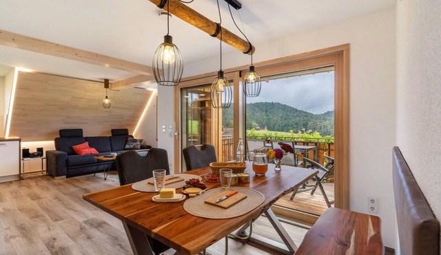 Apartment 'Schwarzwaldblick' with Mountain View, Shared Garden and Wi-Fi