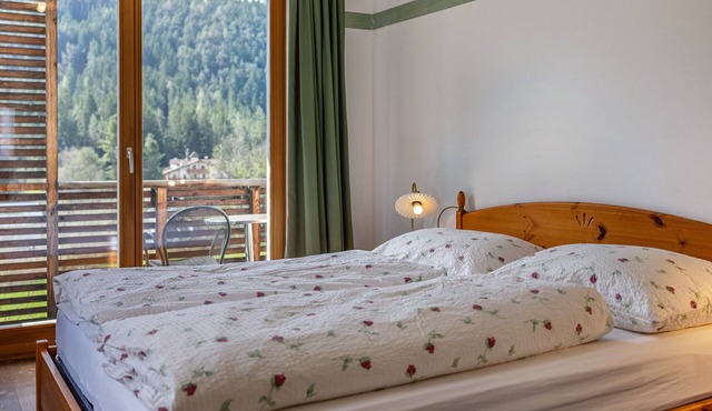 Apartment 'Silbernagl Direkter Blick Zum See' with Lake View, Shared Terrace and Wi-Fi