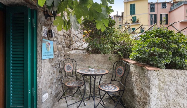 Apartment 'Silvia Nelle 5 Terre' with Private Terrace, Wi-Fi and Air Conditioning