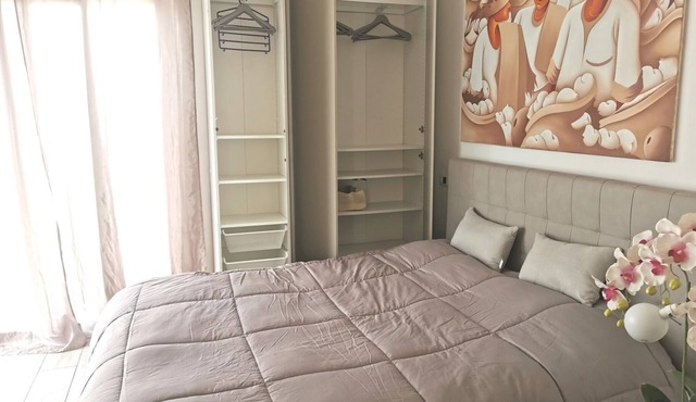 Apartment - Sleeps 2 - Parking - 5Min To La Frasca