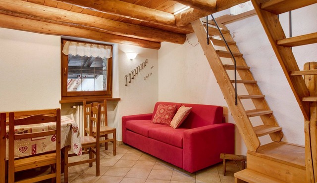 Apartment 'Sopra' with Balcony and Wi-Fi