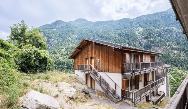 Apartment 'Spa Fleures D'Orelle' with Mountain View, Private Terrace and Wi-Fi