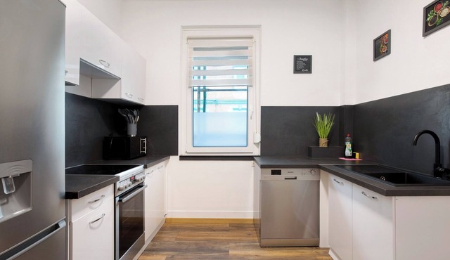Apartment 'Studio Suite Fußgängerzone' with Mountain View, Shared Terrace and Wi-Fi