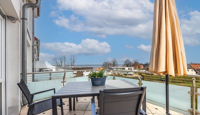 Apartment "Studio" with direct Lake View, Balcony & Wi-Fi