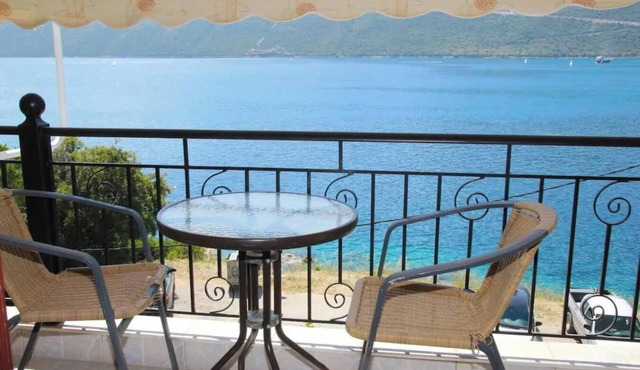Apartment 'Studios and Apartments Thomas 13' with Sea View, Wi-Fi and Air Conditioning