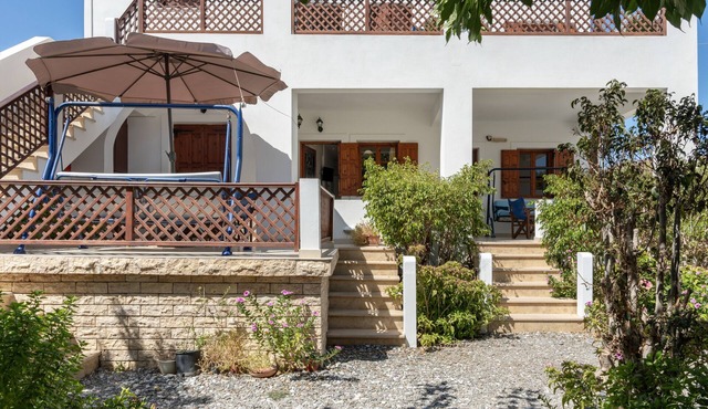 Apartment 'Studios Asterias 3' with Shared Terrace, Wi-Fi and Air Conditioning