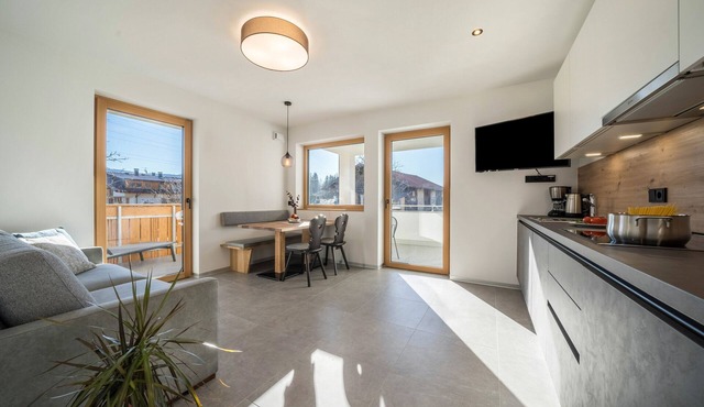 Apartment "Sunnig - Sonnenaufgang" with Mountain View, Balcony & Wi-Fi