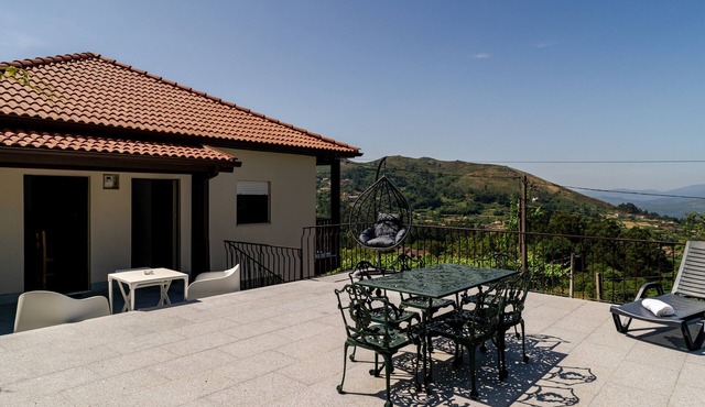 Apartment 'Superior' with Mountain View, Shared Garden and Wi-Fi