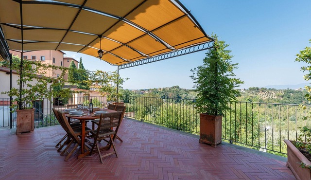 Apartment 'Terrazza Su San Miniato' with Private Terrace, Wi-Fi and Air Conditioning