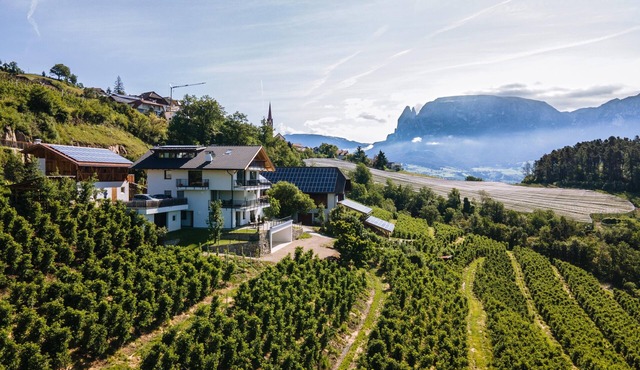 Apartment "Thalerhof Sancta Sebastianus" with Mountain View, Garden & Wi-Fi