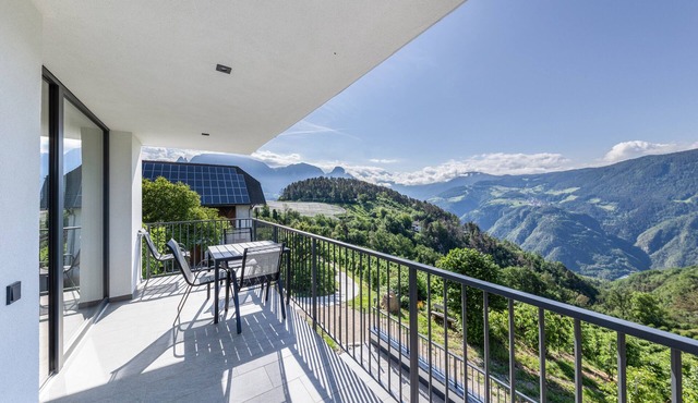 Apartment "Thalerhof Naturae Montes Ritten" with Mountain View, Terrace & Wi-Fi