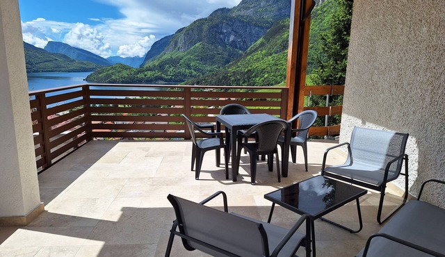 Apartment "the joy" with a romantic view of the lake * Casa Bellavista