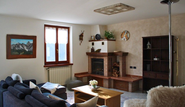 Apartment 'The Wild Deer Retreat' with Mountain View and Balcony