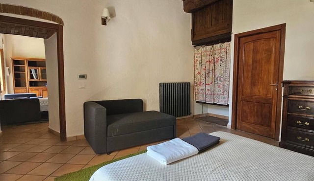APARTMENT: TWO-ROOM APARTMENT WITH PRIVATE COURTYARD AND INDEPENDENT ENTRANCE 3/4 places