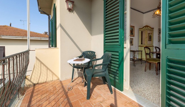 Apartment 'Unique in Rosignano' with Balcony, Wi-Fi and Air Conditioning