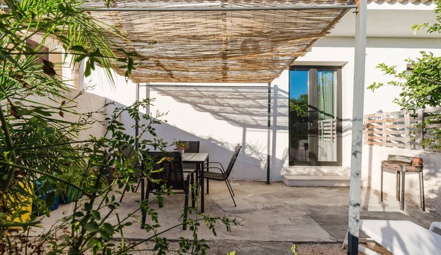 Apartment 'Vento E Salsedine Grecale' with Private Garden, Wi-Fi and Air Conditioning