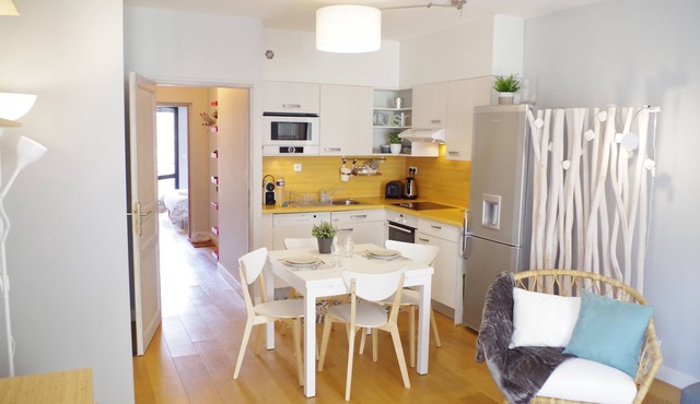 Apartment Versailles center, calm, fully equipped, elevator, parking (extra)