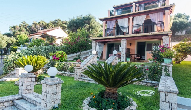 Apartment 'Villa Pepy Studio 1' close to the Beach with Garden & Wi-Fi