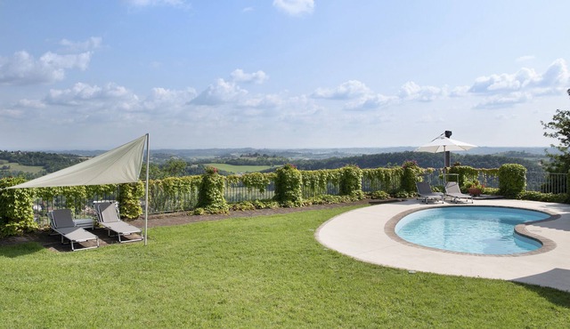 Apartment 'Voglietti 9' with Shared Pool, Shared Garden and Wi-Fi