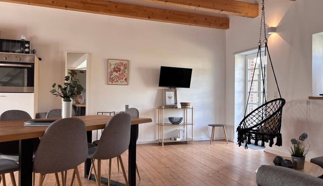 Apartment 'Wanderlust' with Private Terrace, Private Garden and Wi-Fi