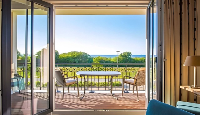 Apartment 'Waterkant 180 Grad' with Sea View, Private Terrace and Wi-Fi