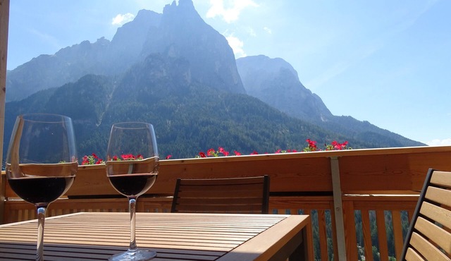 Apartment 'Wiesenduft' with Mountain View, Private Terrace and Wi-Fi