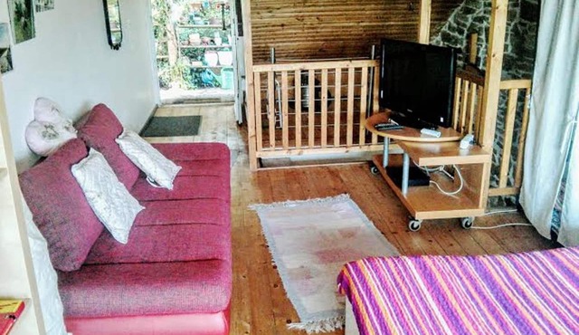 Apartment with flair, quiet location, large garden directly at forest/meadow, large swimming lake at 2km,