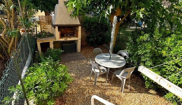 Apartment with garden - sea view