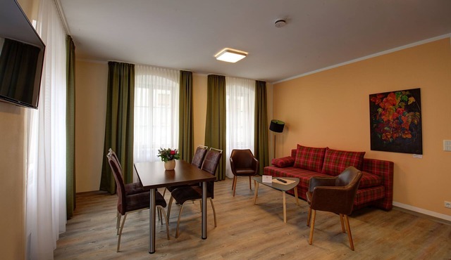 Apartment with 2 bedrooms, bath u. add. Guest toilet in the old town of Görlitz
