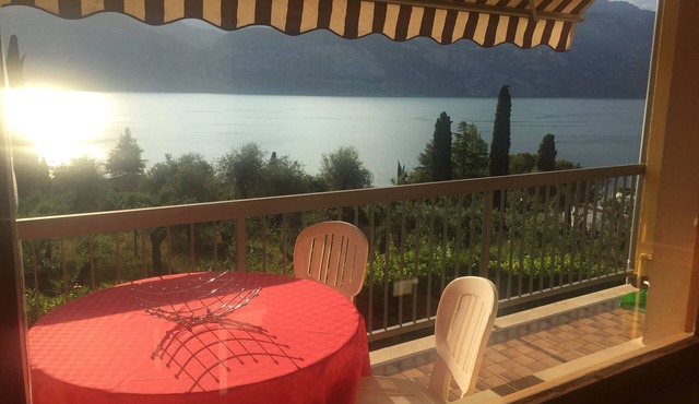 Apartment with 2 rooms and beautiful lake view