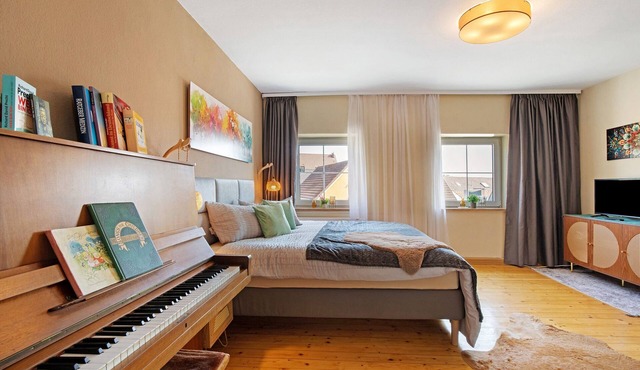 Apartment with Balcony and Wi-Fi