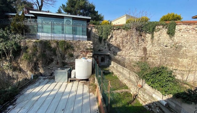 Apartment with Balcony and Kitchennn