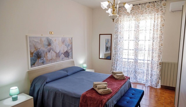 Apartment with courtyard and private parking. Pets allowed :)