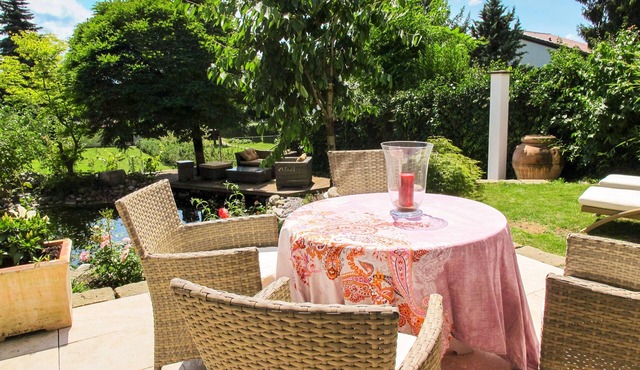 Apartment with a beautiful terrace and large garden