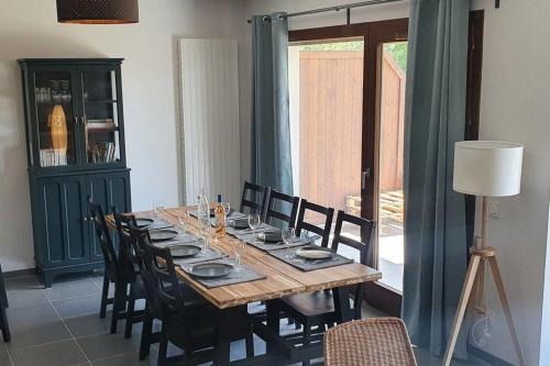 Apartment with terrace sleeps 8 village centre