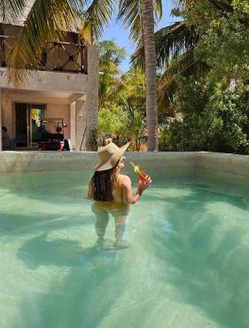 Apartment with jacuzzi and beach club access