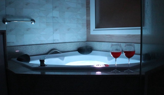 APARTMENT WITH JACUZZI IN BORGES
