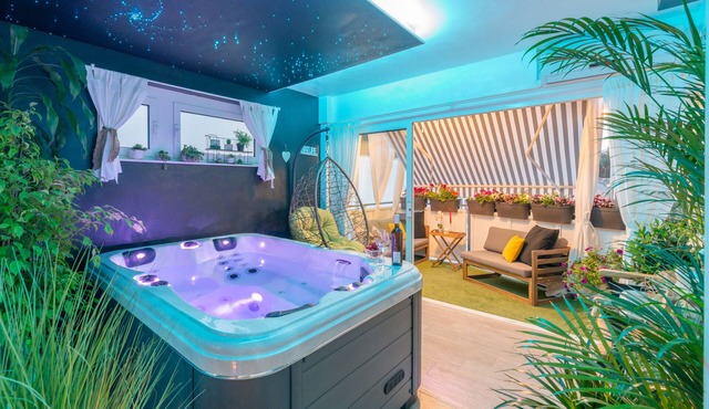 Apartment with jacuzzi - Split