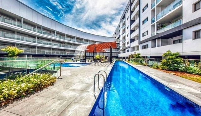 Apartment with lake view