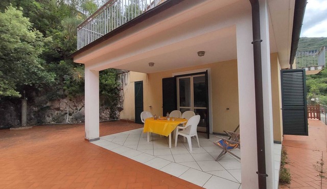 Apartment with large patio and garden a few steps from the center of Maratea