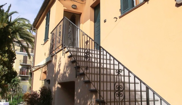 Apartment with large terrace and parking space (Code CITRA: 008031-LT-0416)