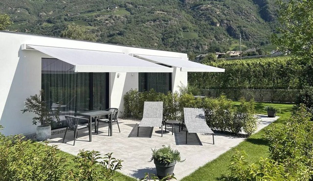 Apartment with Mountain View, Private Garden & Wi-Fi