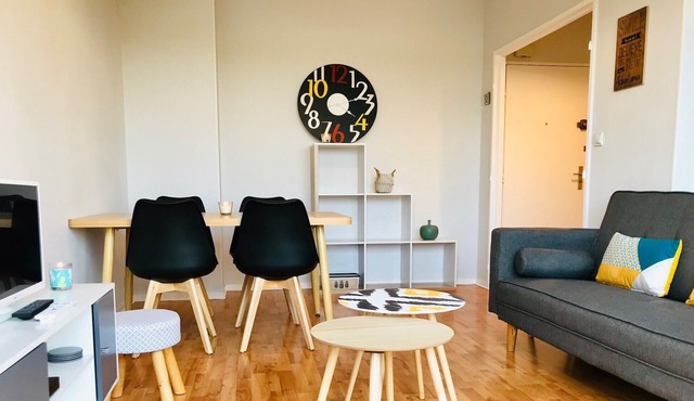 Apartment with parking and balcony view Cathedral