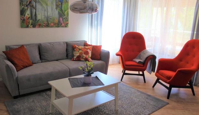 Apartment with parking garage