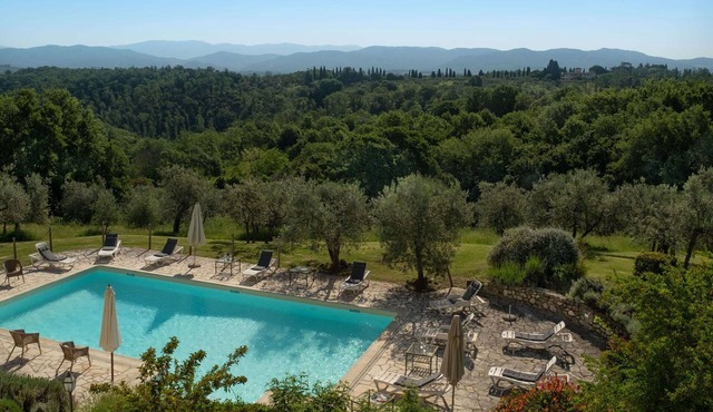 Apartment with pool, A/C, WIFI, TV, terrace, pets allowed, panoramic view, close to Greve In Chianti