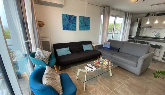 Apartment with Pool and Terrace in Montpellier