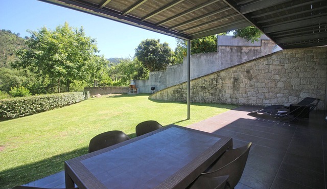 Apartment with Private Beach in Gerês 4p
